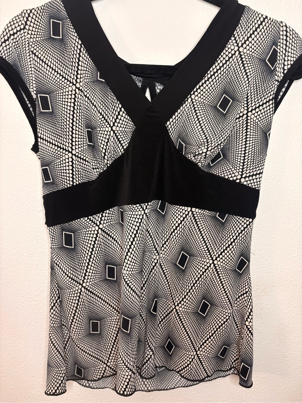 Cocomo Black & White Geometric V-Neck Tunic137